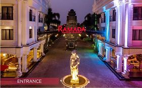 Ramada Suites By Wyndham Solo